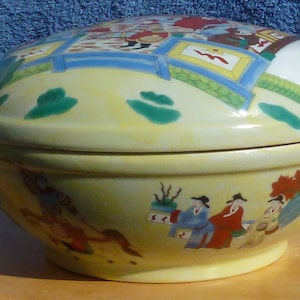 Skål med emalj och transferglas, täckt från 1900-talet