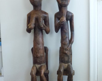 西アフリカのロビ族の古いバテバ像、収集可能な部族像、守護者の保護木