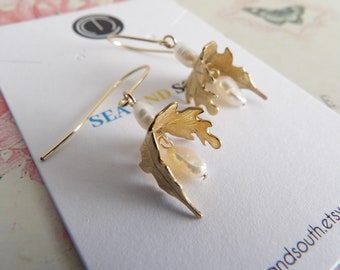 Gold leaf and pearl earrings oak leaf earrings vintage style pearl earrings pearl dangle earrings pearl drop earrings wedding jewelry