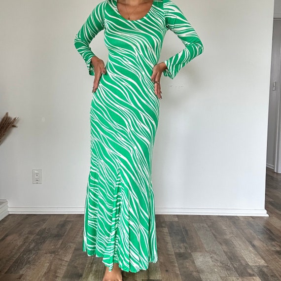 green and white zebra dress Green And White Animal Print Double Slit Midi Dress – AX Paris main image 0