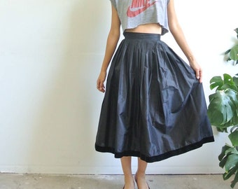 black flare skirt outfit