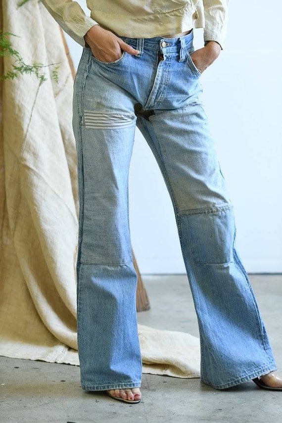 Vintage 1970s Lee light blue patched distressed je