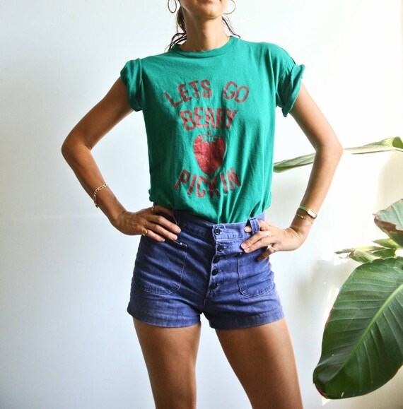 Vintage 1980s Strawberry Farm green thin t-shirt