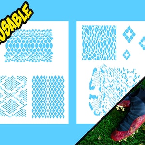 Puede incluir: Conjunto de plantillas reutilizables con cuatro patrones diferentes de piel de serpiente. Los patrones incluyen una escama grande, una escama pequeña, un patrón de diamante y un patrón de escamas verticales. La plantilla es blanca y los patrones son de color azul claro.
