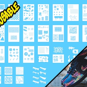 Puede incluir: Un conjunto de 24 plantillas reutilizables con varios diseños geométricos, abstractos y florales. Las plantillas son blancas y se muestran sobre un fondo azul. La palabra "REUSABLE" está escrita en letras amarillas sobre un fondo rojo en la esquina superior izquierda de la imagen. Una zapatilla negra y blanca con un diseño colorido se muestra en la esquina inferior derecha de la imagen.