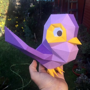 DIY ペーパークラフト スズメ鳥、ローポリ トゥーン 鳥、ローポリ 鳥、ローポリ ペーパークラフト、3D スズメ、3D 鳥、3D ペーパークラフト、カラフルな鳥、印刷可能な鳥