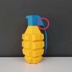 Fai da te Papercraft Hand Grenade favore,Modello di granata a mano,Giocattolo di carta,Decorazione del partito,Dxf granata a mano,file cricut,Bomb dxf,Puntelli per feste,Puntelli di guerra