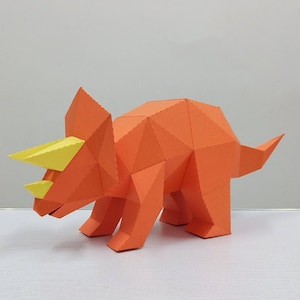 Scultura di Triceratopo papercraft fai-da-te, scultura di dinosauro Papercraft, triceratopo lowpoly, testa di Triceratopo, papercraft 3d, regali di dinosauri, t-rex