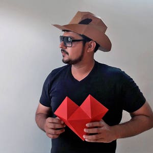 DIY Papercrafts, papieren hoed en hart, feestrekwisieten, fotografierekwisieten, afdrukbare hoed, afdrukbaar hart, Valentijnsdag, papieren rekwisieten, 3D-hoed, 3D-model