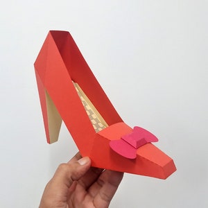 DIY Papercraft Zapatillas Ruby, Zapato Papercraft, Vientre de tacón alto, papercraft 3d, Papercraft de baja poli, Zapatillas Ruby, Zapato de papel, Accesorios de fiesta, Zapato 3d