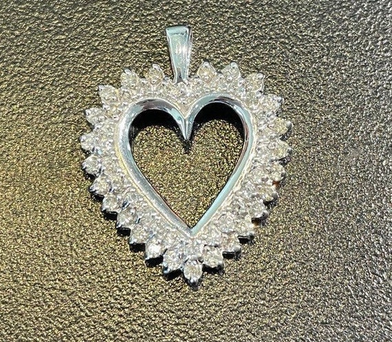 14kt white gold with diamonds pendant - image 1