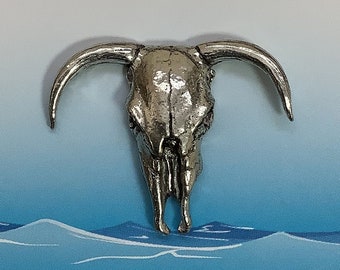 Long Horn Skull Silver Pewter Pin Badge (P)