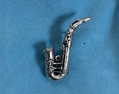 Saxophone Silver Pewter Pin Badge With A Velveteen Gift Bag