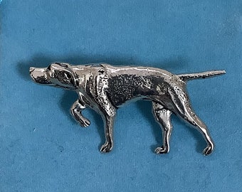 Pointer Dog Silver Pewter Pin Badge With A Velveteen Gift Bag