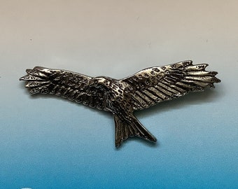 Red Kite Silver Pewter Pin Badge - CLKITEPPIN