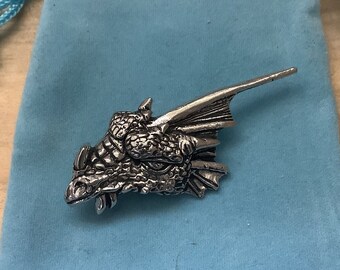 Dragons Head Silver Pewter Pin Badge With A Velveteen Gift Bag