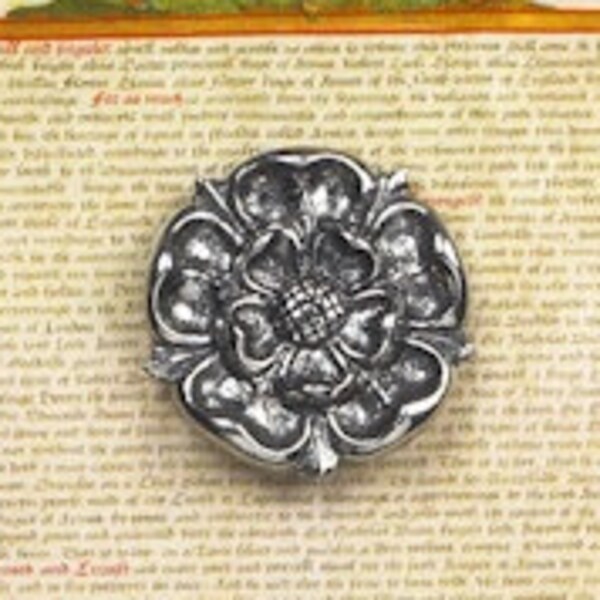 Tudor Rose Silver Pewter Pin Badge