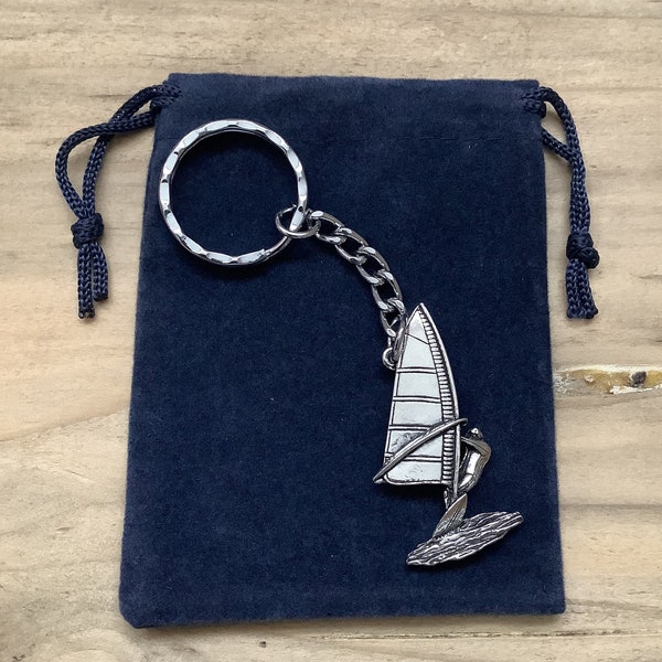 Windsurfer / Windsurf Portachiavi in peltro argento con una borsa regalo Velveteen