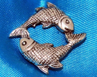 Pisces Zodica Silver Pewter Pin Badge