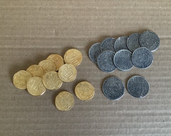 20 monete del tesoro dei pirati: 10 dobloni d'oro e 10 2 reali d'argento