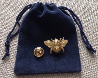 Bee Gold Plated Pewter Pin Badge In A Velveteen Gift Bag