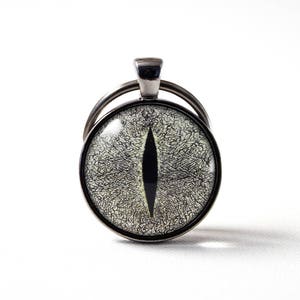 Cat eye key chain Dragon eye Eye keyring Dragon jewelry Gray eye keychain Reptile Dino eye Fantasy pendant Gift idea Lizard Eye of dragon