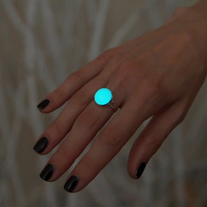Glow in the Dark Ring - Glowing Ring - Aqua Glowing Ring - Glowing Jewelry - Glowing Circle - Glow in the Dark - Gift for Her - Blue Ring