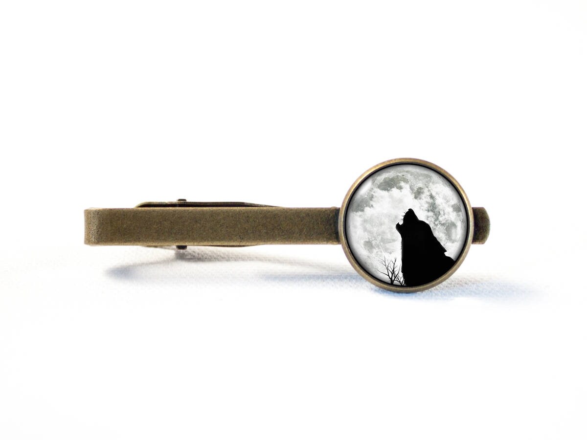 Wolf tie clip Gift for boyfriend Wolf tie bar Men jewelry Moon jewelry Moon tie bar Moon tie clip Howling wolf Gray moon Full moon Animal