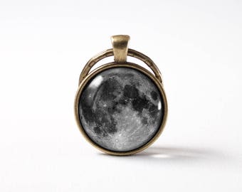 Luna key ring Gift for her him Gray full moon Keychain Moon keyring Moon jewelry Space key chain Grey moon Moon pendant Gift idea Moon art