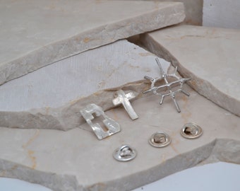 THE CROSSES Brooch
