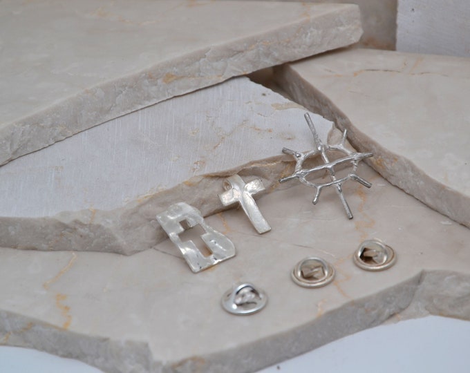 THE CROSSES Brooch