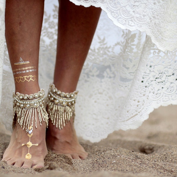 Manchette cheville bohème pompon or antique, sandale aux pieds nus, accessoires de chaussures de mariée