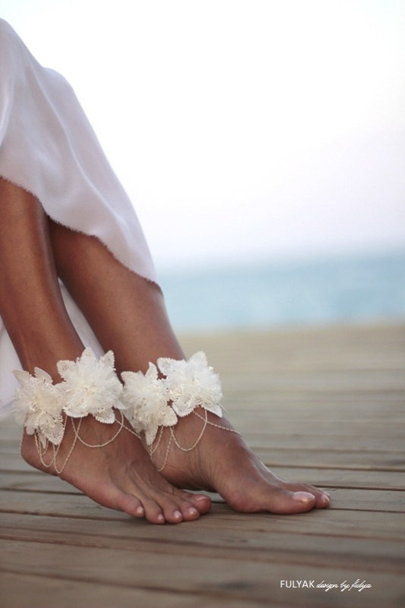 Barefoot sandal flowers tangled on chain , beach wedding barefoot sandals, bangle, wedding anklet,nude shoes,ankle cuff image 1