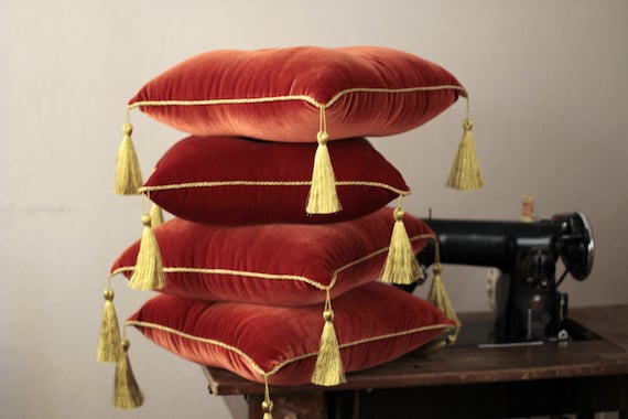 Velvet 16 With Tassel and Piping Stand Pillow Display Pillow