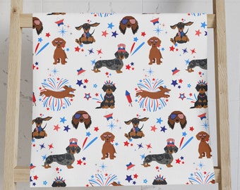 Dachshund Patriotic Hand Towel, Wiener Independence Day Dog Mom Gift, Fourth f July Decorative Kitchen Bathroom Dish Towel, Home Decor