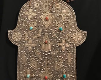 Large  Brass Khamsa Wall Decoration: Handcrafted Fatima Hand Metal Art
