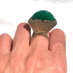Vintage Green Onyx Ring: Handmade Moroccan Berber Jewelry, Size 9.5