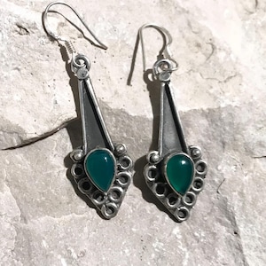Green Onyx Earrings , Vintage Onyx Earrings , Sterling Silver Earrings, gift for woman , Green Stone Earrings, Natural green onyx