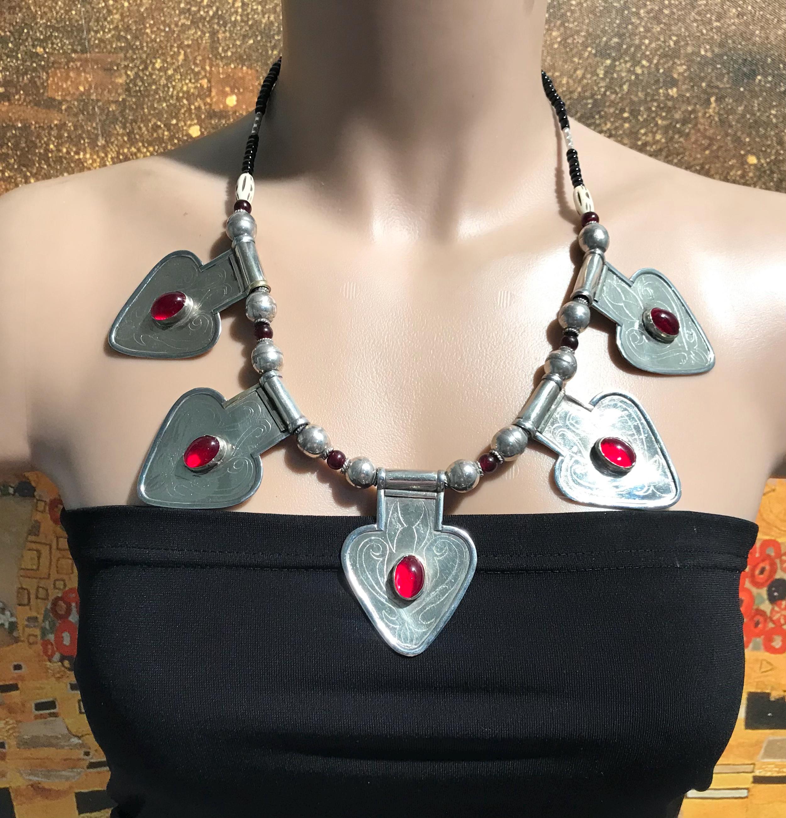 TURKMEN JEWELRY ネックレス　ヴィンテージ Turkmen Pendant Necklace: Handcrafted Metal & Glass Bead Jewelry