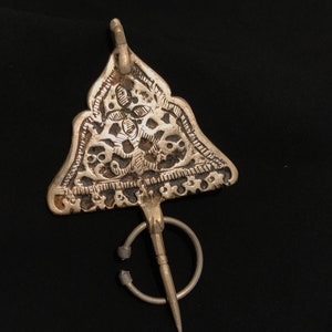 Fibula  Pendant , Moroccan Fibula, Traditional Brooch , Classic Cloak Pin , Vintage Jewelry Pin ,Numismatic Brooch