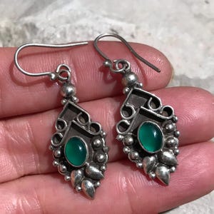 Green Onyx Earrings , Vintage Onyx Earrings , Sterling Silver Earrings, gift for woman , Green Stone Earrings, Natural green onyx