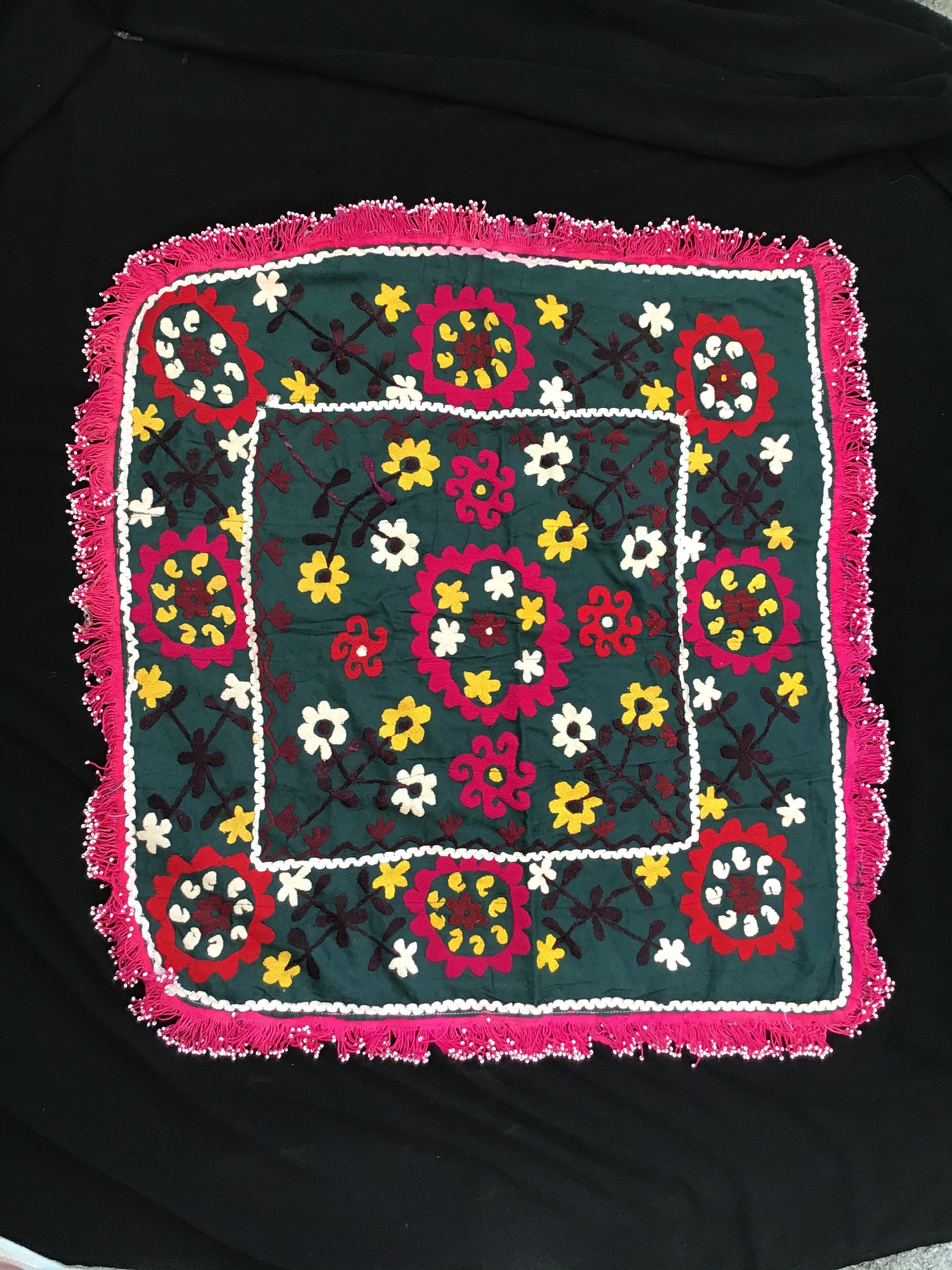 アンティーク刺繍 - 古い織物 - ウズベキスタンのスザニ刺繍