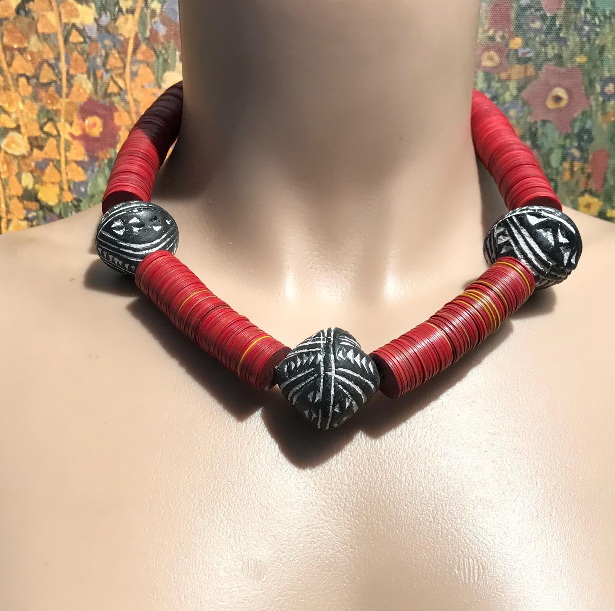 Collier Breloque Berbère Ethnique En Argent Massif Avec Pierre Noire - Ancien, Occasion - Bijou Ethnique
