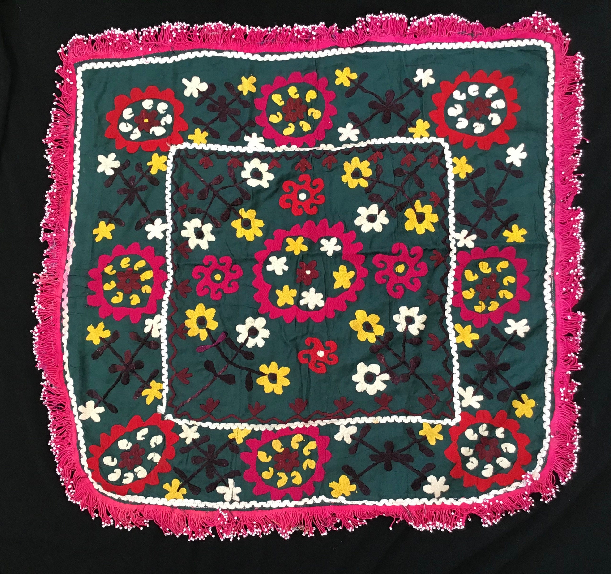アンティーク刺繍 - 古い織物 - ウズベキスタンのスザニ刺繍