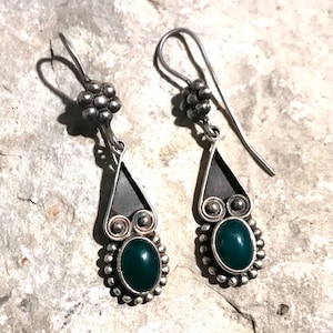 Green Onyx Earrings , Vintage Onyx Earrings , Sterling Silver Earrings, gift for woman , Green Stone Earrings, Natural green onyx