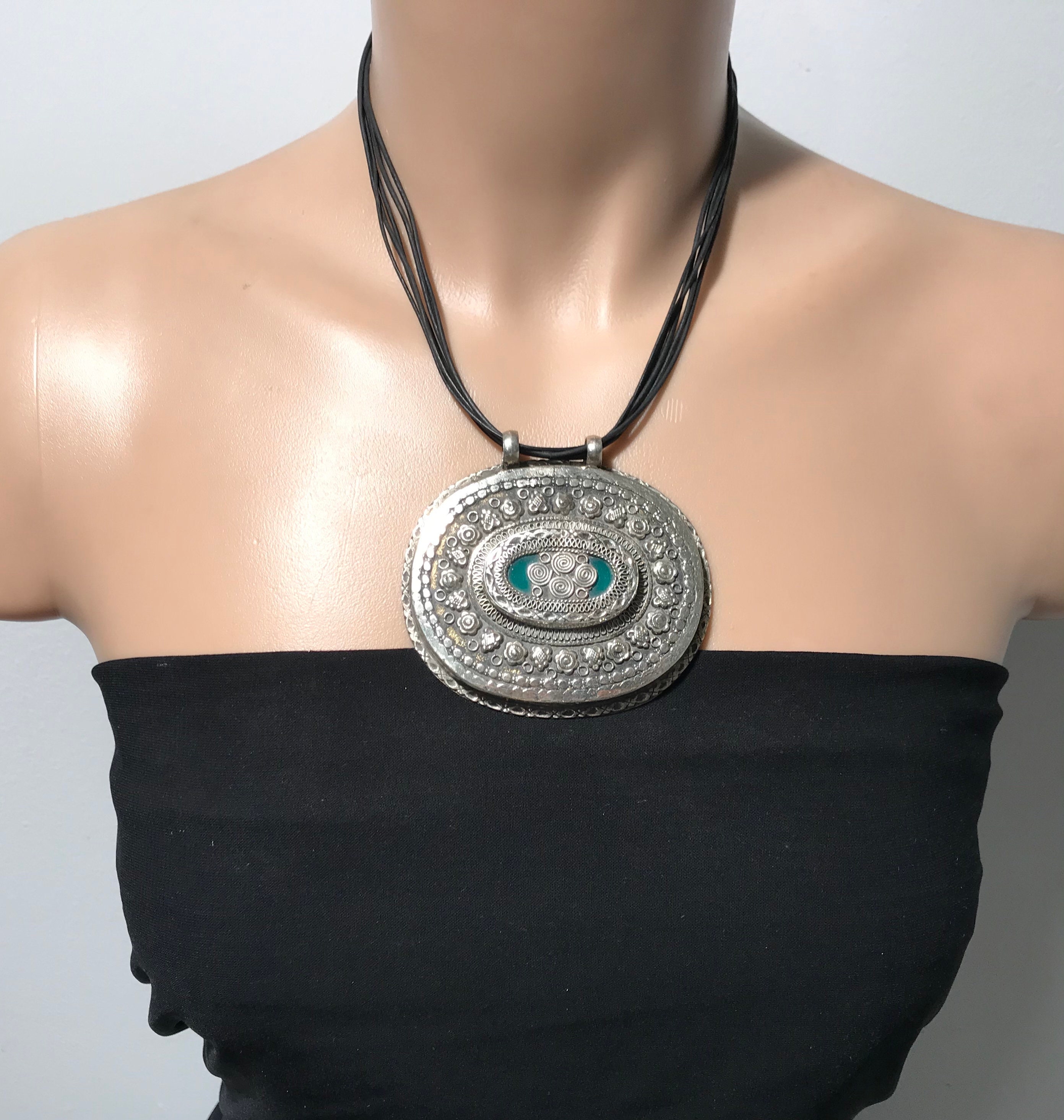 Avalaya Collana lunga con perline acriliche grigio/verde