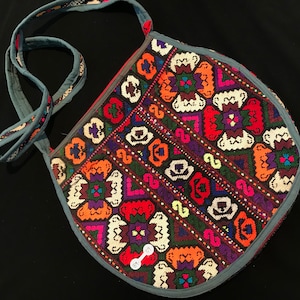 Vintage Side Bag, Embroidered Side Bag , Embroidered Handbag ,  Shoulder Bag ,  Tapestry  Embroidered Side Bag , Vintage  Bags