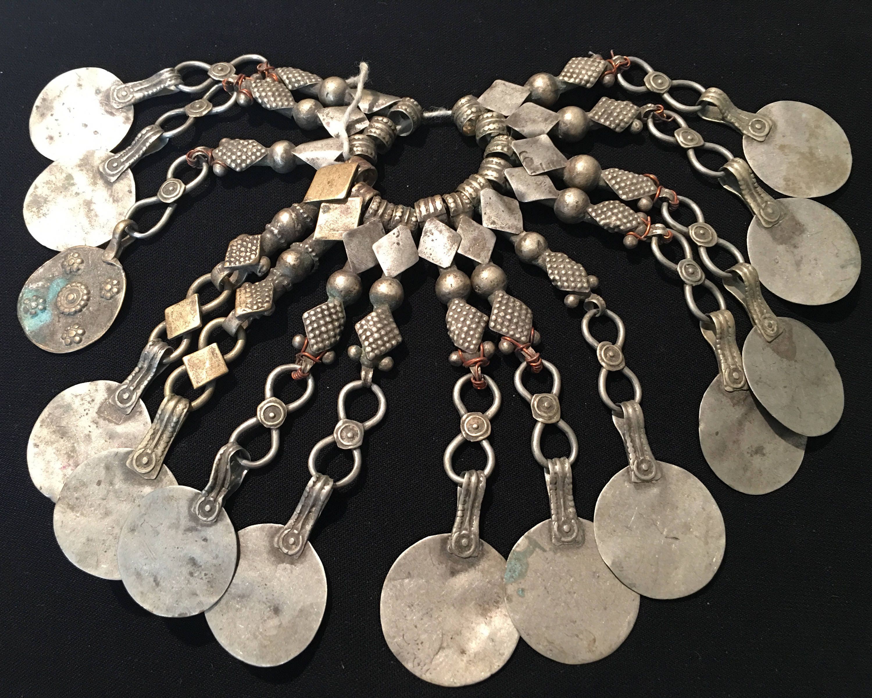 14 PCS Charms-Kuchi Vintage bijoux - entretoises-collier pièces, cru trouver, Vintage perles-bijoux Tribal-fournitures bijoux-Vintage boutique 14 PCS Charms-Kuchi Vintage bijoux - - bijoux entretoises-collier pièces, cru trouver, Vintage perles-bijoux Tribal-fournitures bijoux-Vintage boutique b47db1