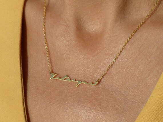 New Gold Chain Designs We're 100% Sure the Gilmore Girls Would Own!