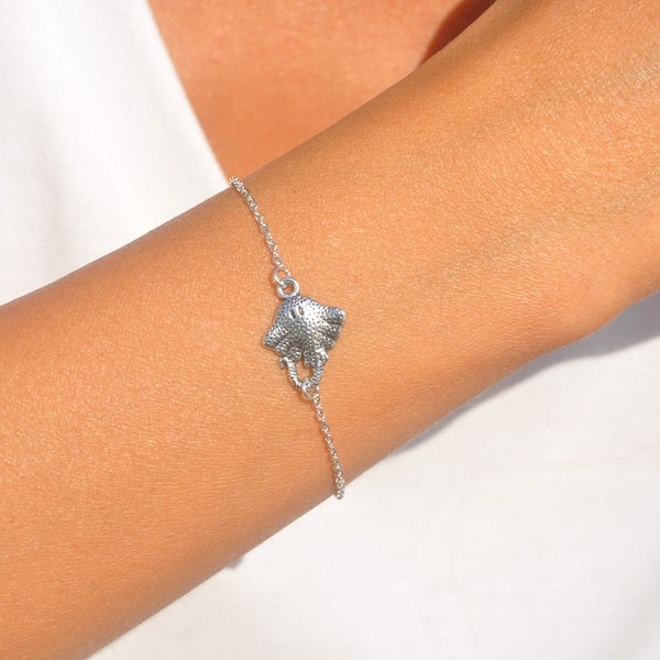 Silver Stingray Bracelet | Personalized Stingray Bracelet, Silver Bracelet, Marine Life Bracelet, Ocean Bracelet, Silver Summer Bracelet